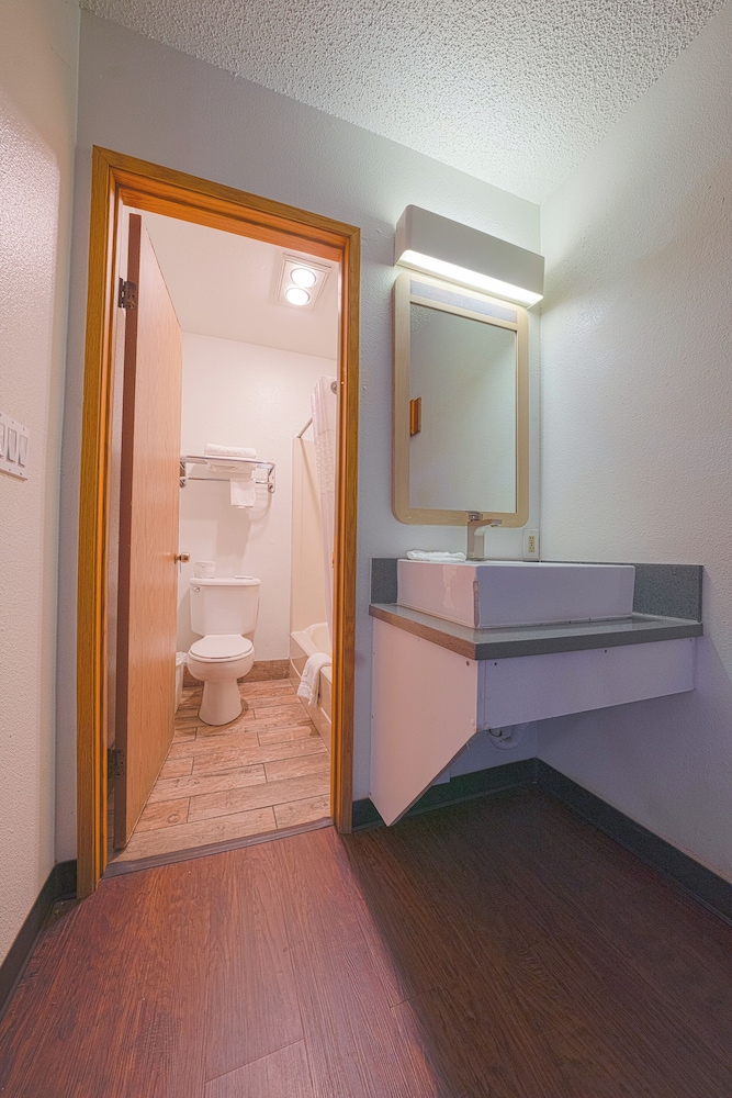 Budget Inn Oregon City Portland - photo 41