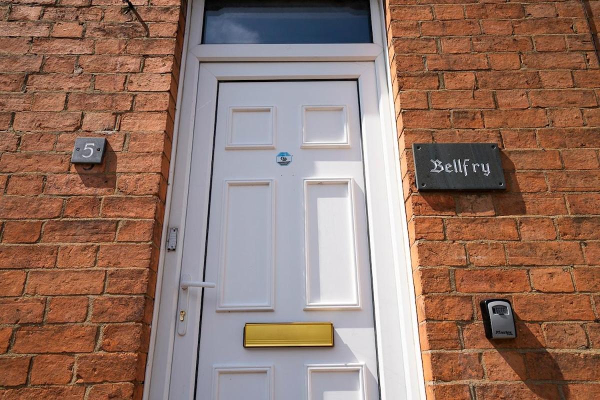 Sleeps 8 Ps5 Pool Table — Wellingborough