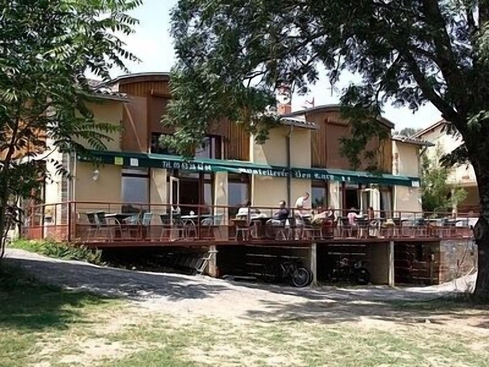 Logis Hostellerie des Lacs — hotel in Monclar-De-Quercy
