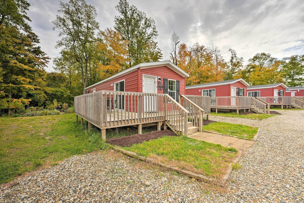 Pet Friendly Cassopolis Escape with Lake Access — hotel in Cassopolis