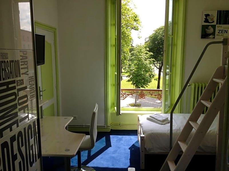 Hotell Couleurs Sud — hotel in Charleville-Mezieres