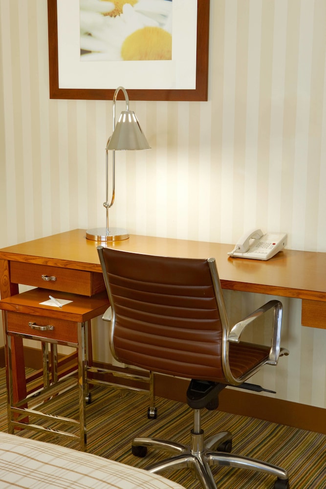 Four Points by Sheraton Los Angeles International Airport - photo 21