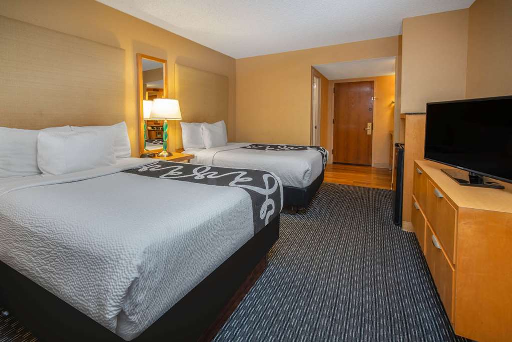 La Quinta Inn & Suites by Wyndham Deerfield Beach I 95 - photo 25