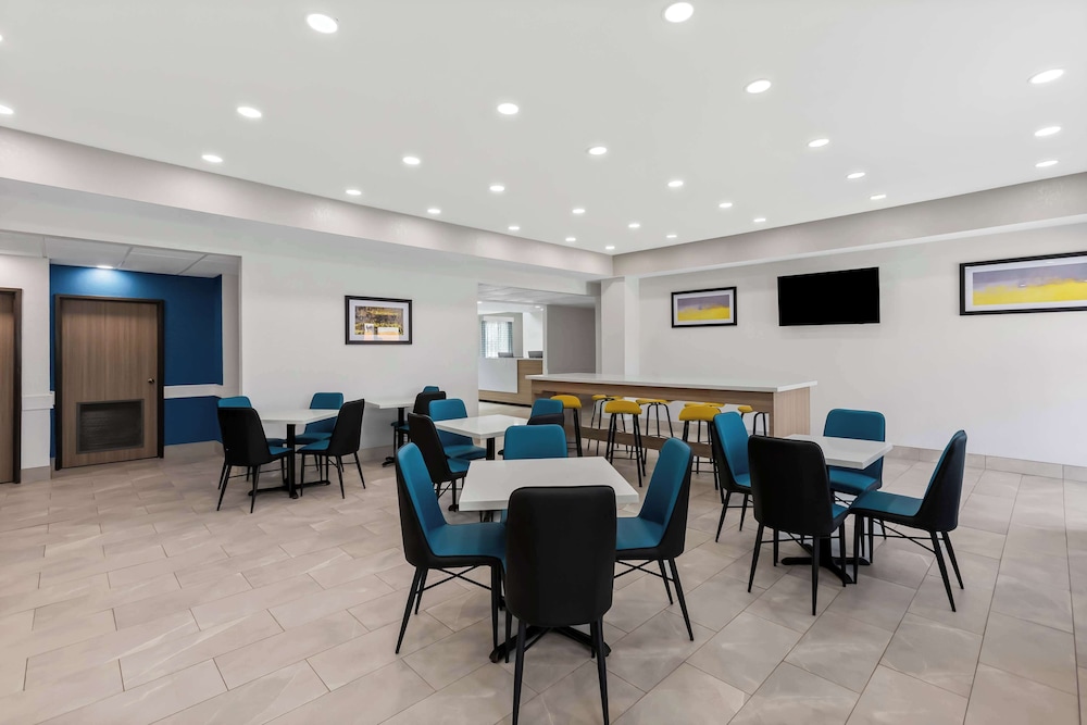 Quality Inn & Suites La Porte - photo 26