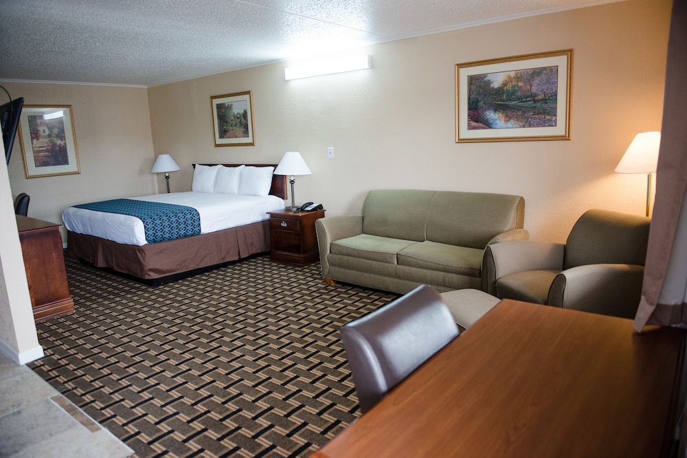 Grand View Plaza Inn & Suites - photo 43