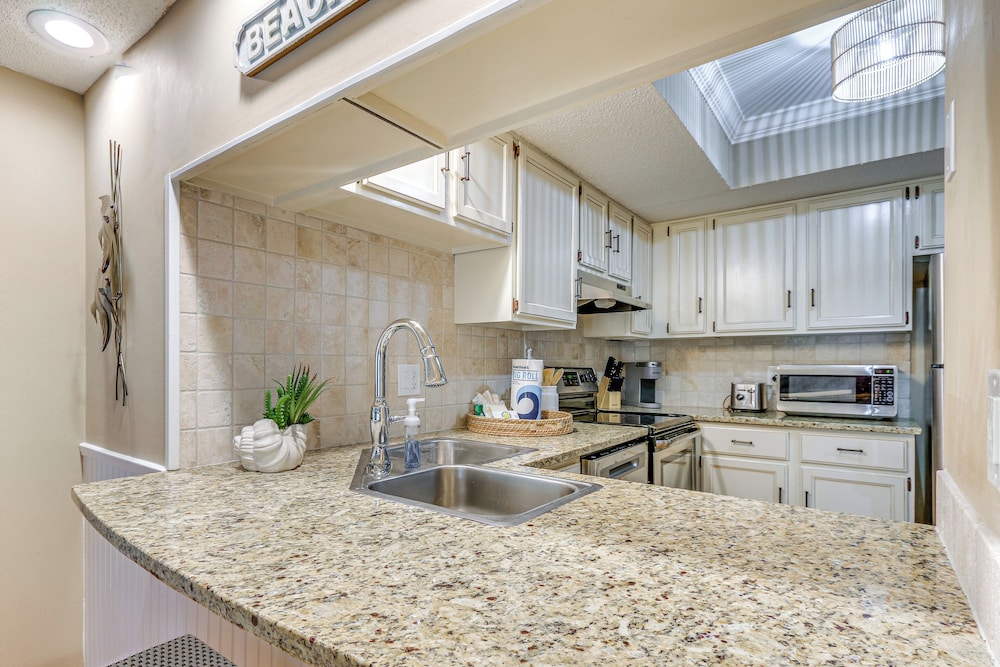 Resort Perks Beach Access: Condo in Hilton Head - photo 7