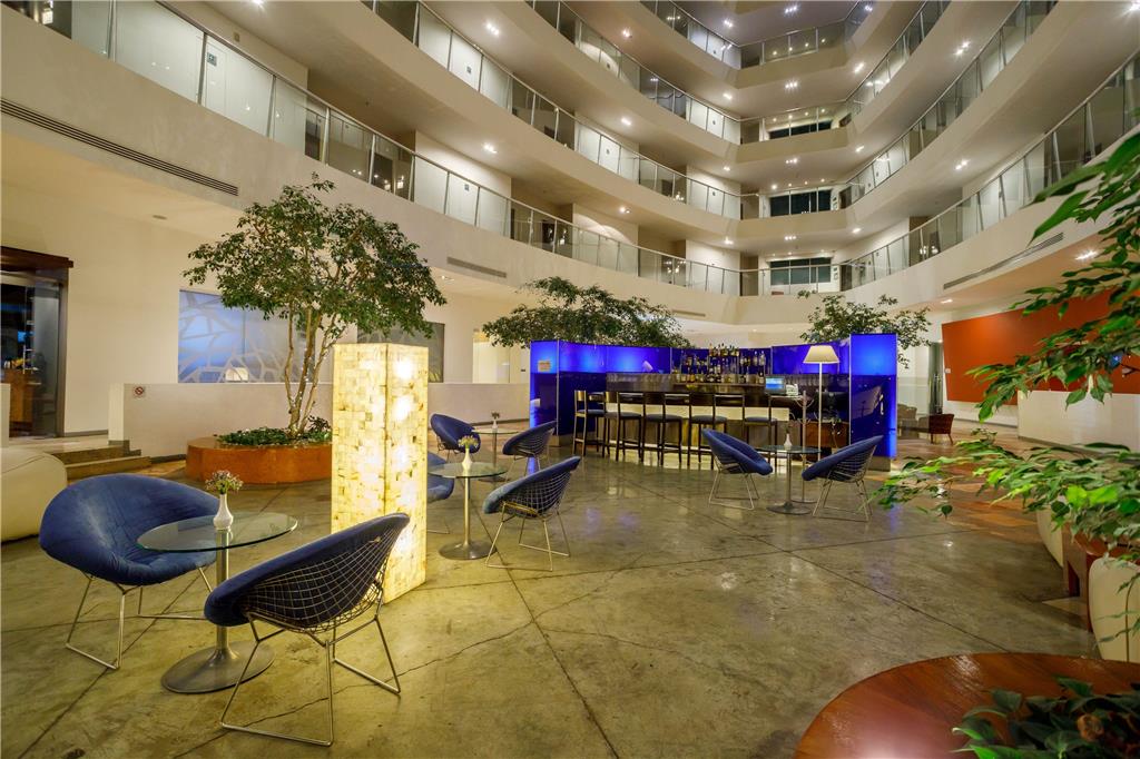 LOBBY BAR