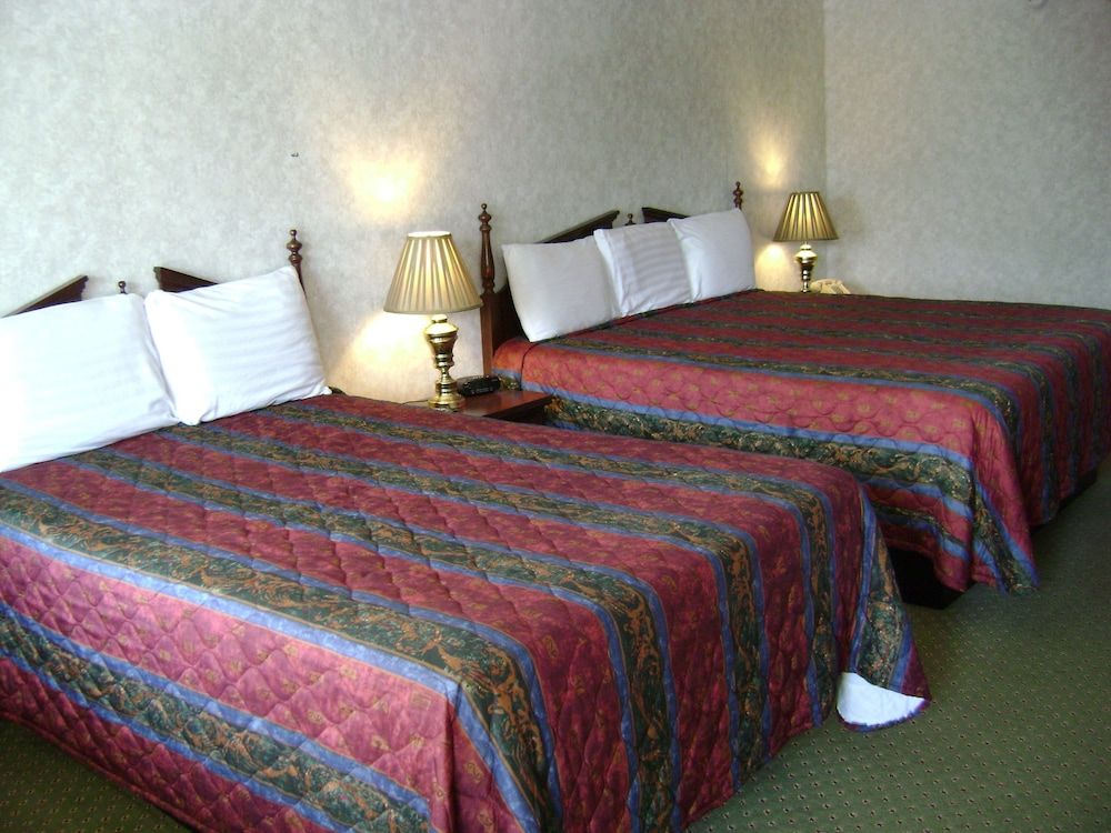 Paragon Inn Hillsboro - photo 2