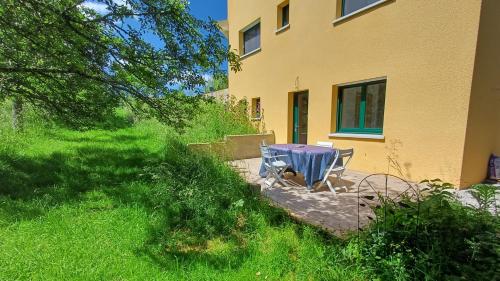Au Doubs Verger - carbon neutral hotel in Unknown City
