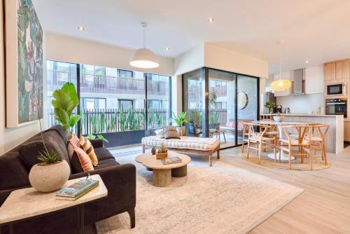Maras Residence LUXURY Rooftop Pool & Grill — 4-Star Luxury Hotel in Lima, Peru