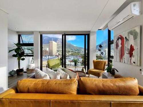 Luxury Penthouse Loft with 300 degrees Cityscape Views