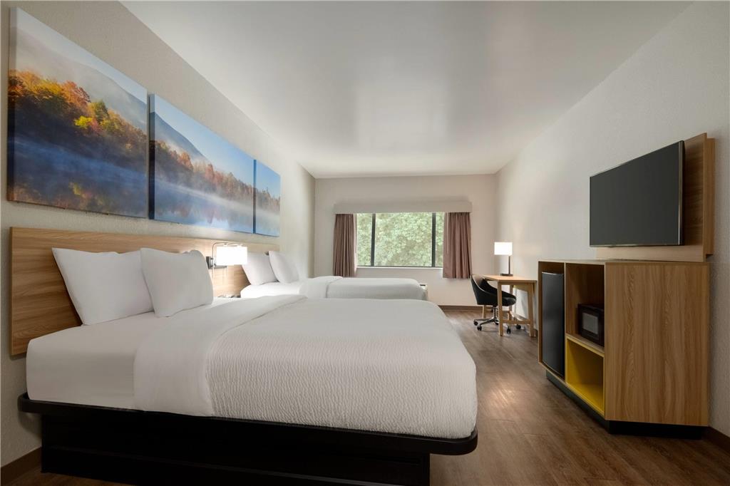 Days Inn by Wyndham Lexington - photo 10