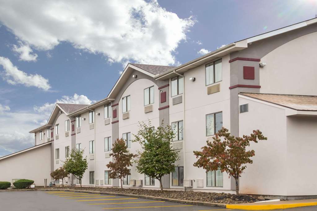 Super 8 by Wyndham Summersville - photo 3