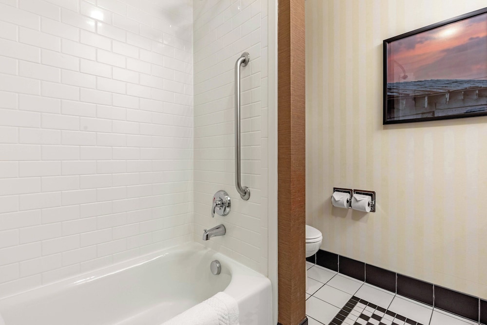 Fairfield Inn & Suites by Marriott Rockford - photo 21