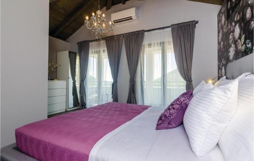 Four Bedroom Holiday Home In Zaton
