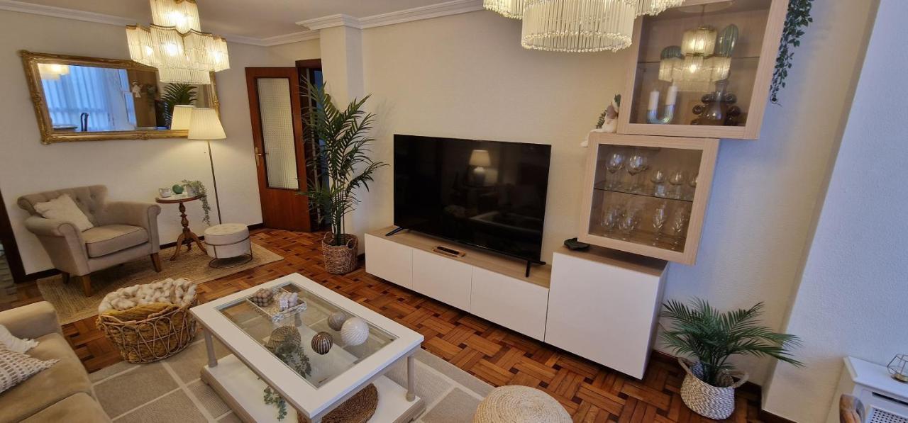 El Capricho de Ezcurdia 6 Pax Vut 3878 As — 4-Star Luxury Hotel in Gijon, Spain