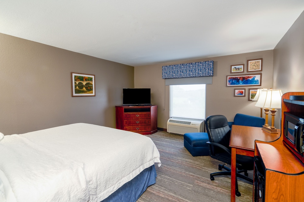 Hampton Inn London North - photo 17