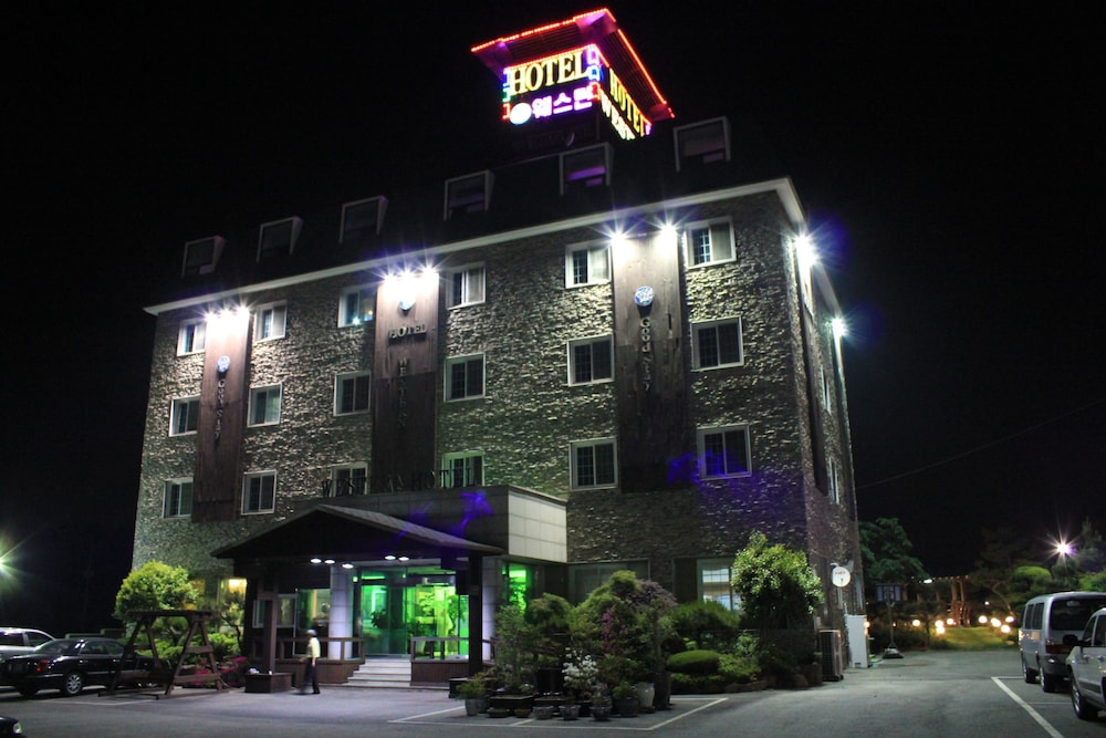 Western Hotel - carbon neutral hotel in Gunsan