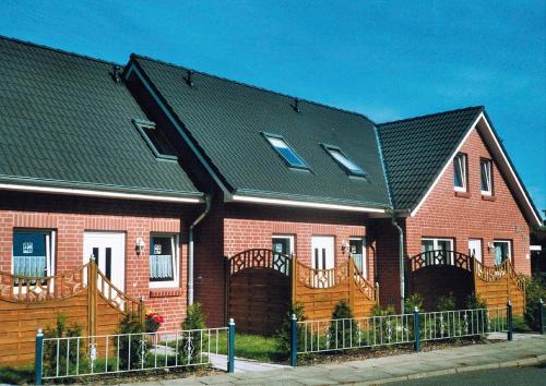 HAUS ROSI Reihenhaus 2 Strandnah — 4-Star Luxury Hotel in Gromitz, Germany