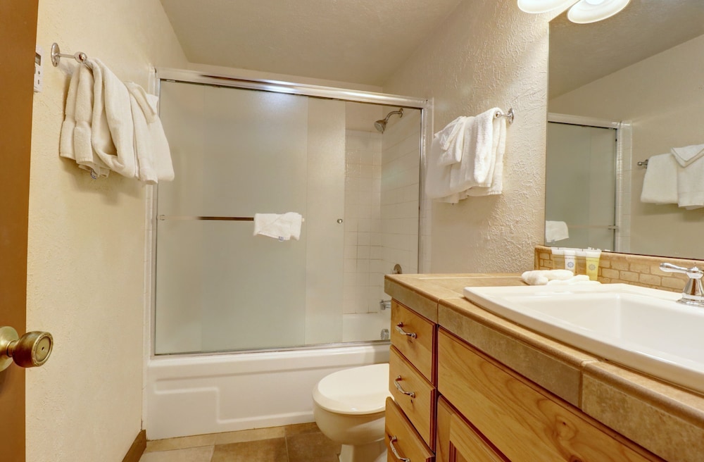 Anaconda 4 Bed 4 Bath by RedAwning - photo 15