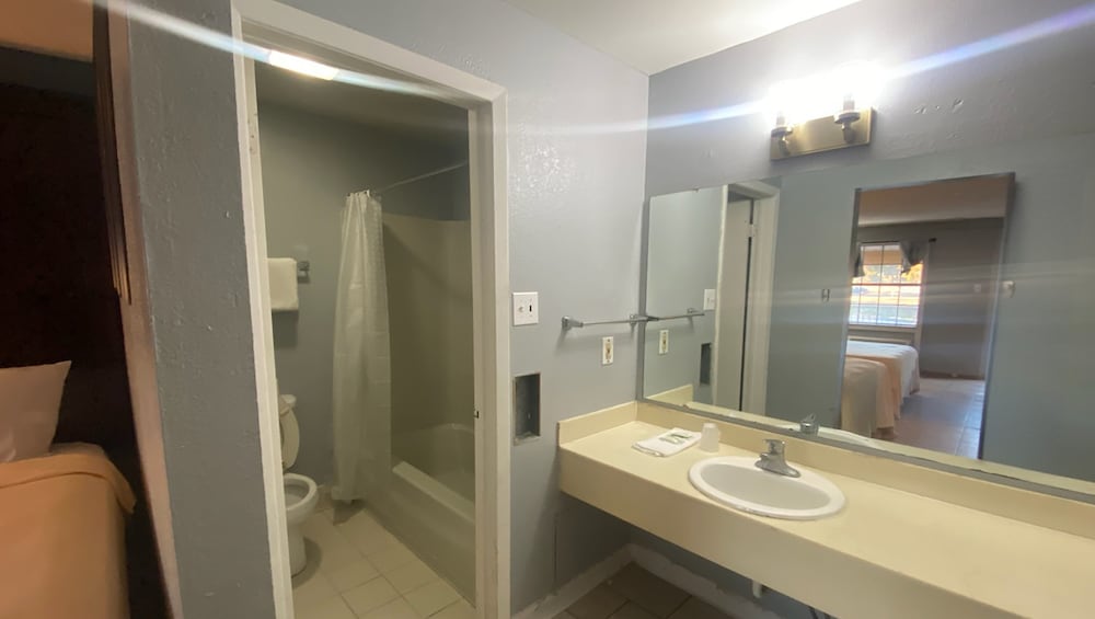 Magnuson Hotel Little Rock South - photo 17