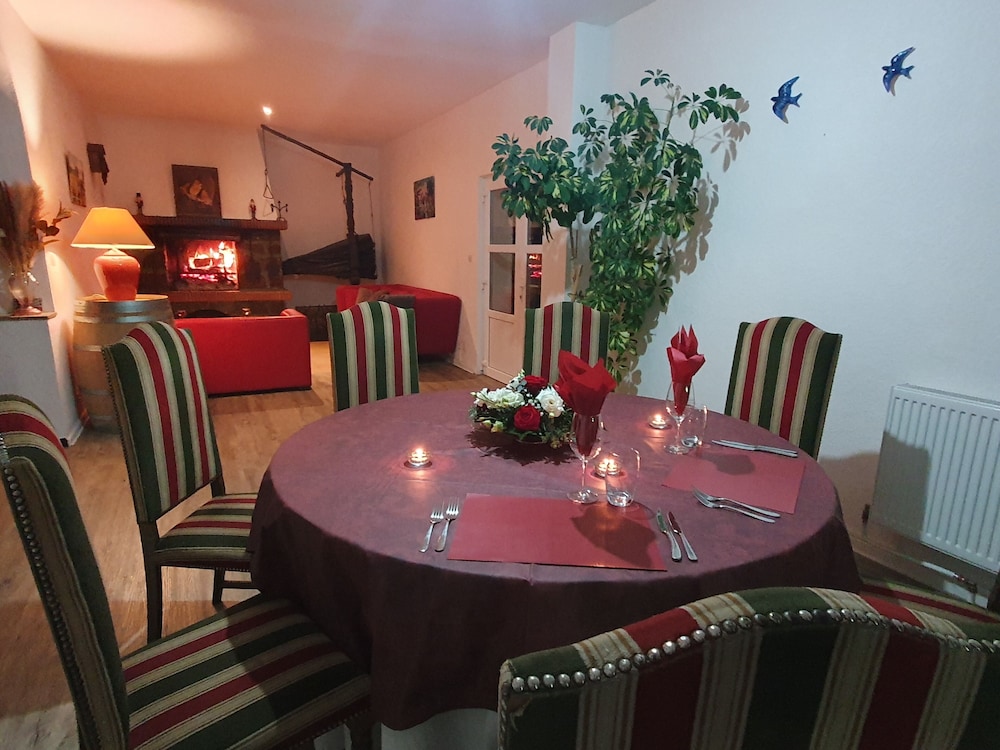 Hôtel Bar Restaurant de la promenade — hotel in Bains-Les-Bains