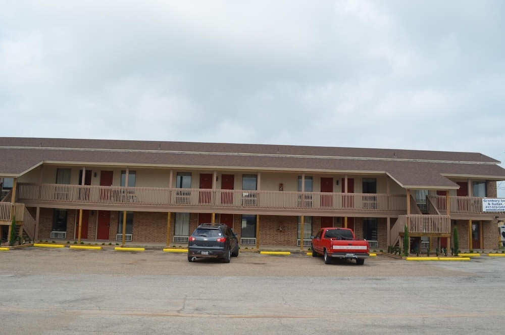 Granbury Inn & Suites - photo 14