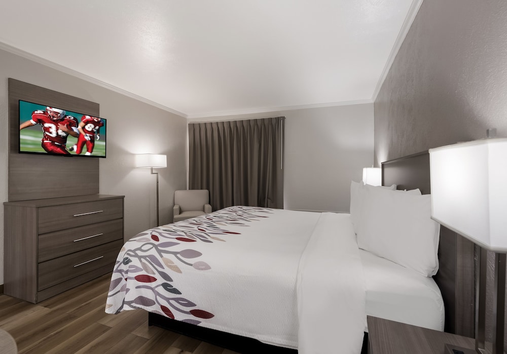 Red Roof Inn Madisonville - photo 12