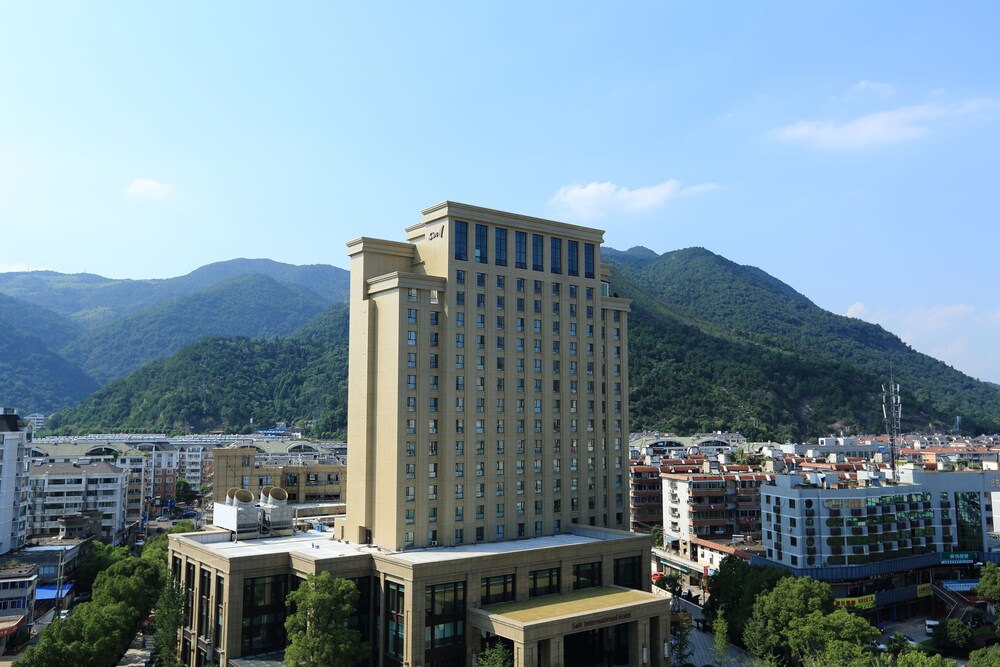 Linhai S And N International Hotel — 4-Star Luxury Hotel in Taizhou, People's Republic of China