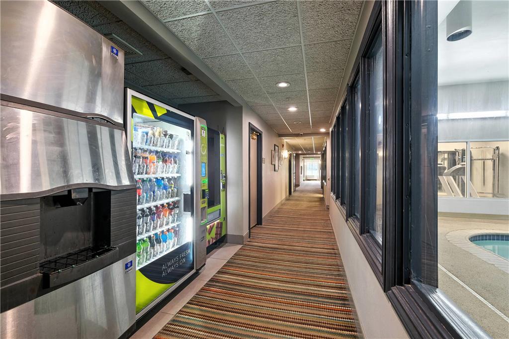 Country Inn & Suites by Radisson Merrillville IN - photo 92