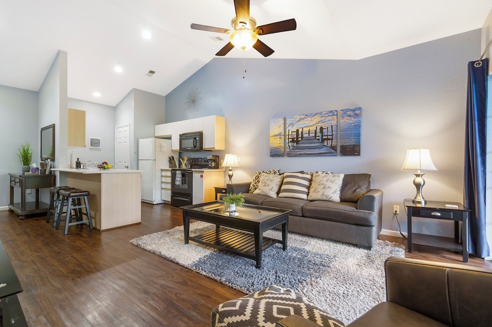 Holiday Ridge Retreat 11 Holiday Hills Branson Golf Resort Outdoor Pools in Branson, United States