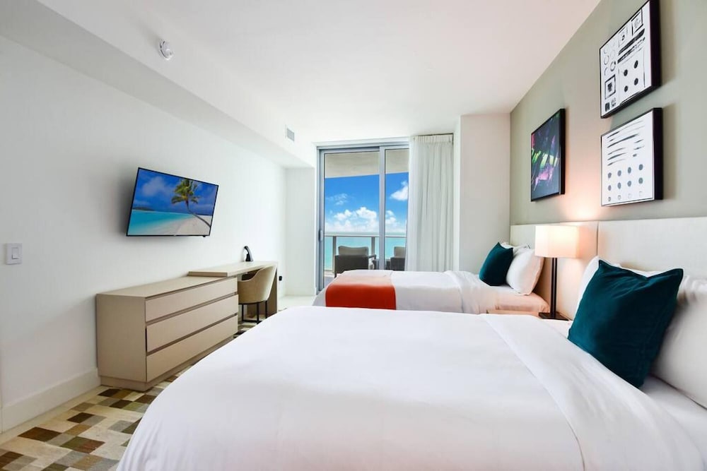 Luxe Stay at Hyde Resort oceanfront Amenities - photo 6