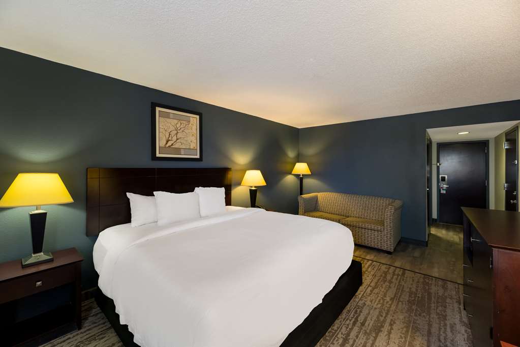 Suburban Studios San Angelo near Convention Center - photo 10