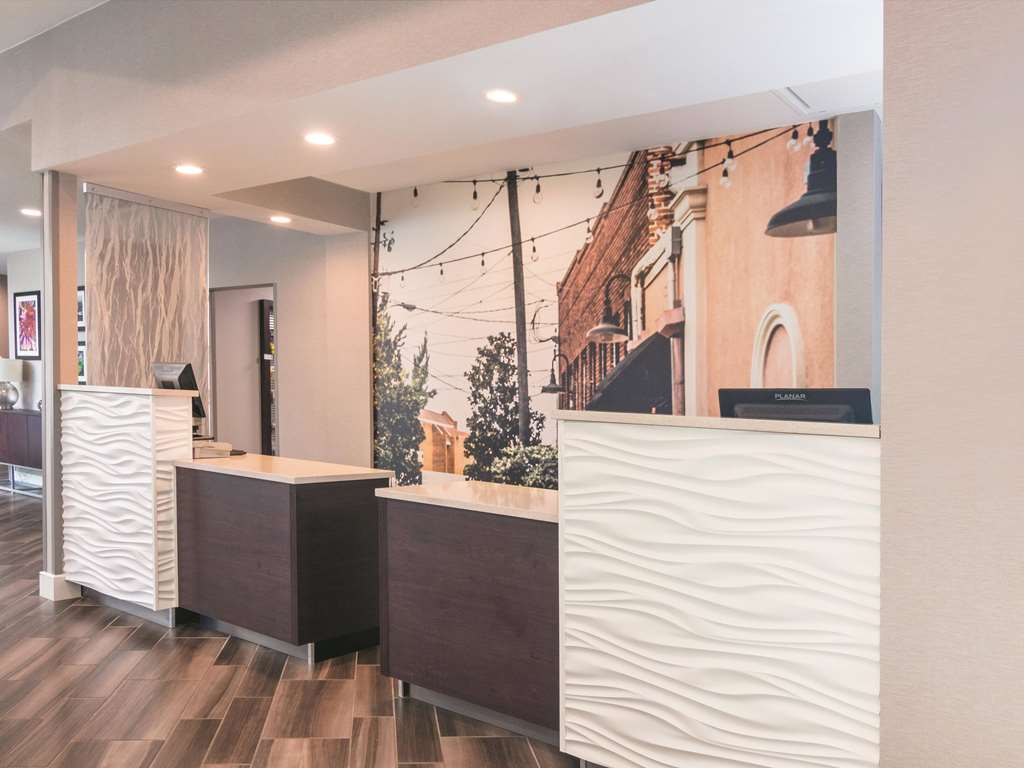 La Quinta Inn & Suites by Wyndham Atlanta Conyers - photo 9