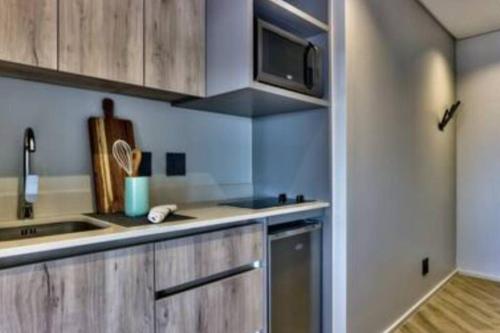 Stunning 1 bedroom apartment with mountain views