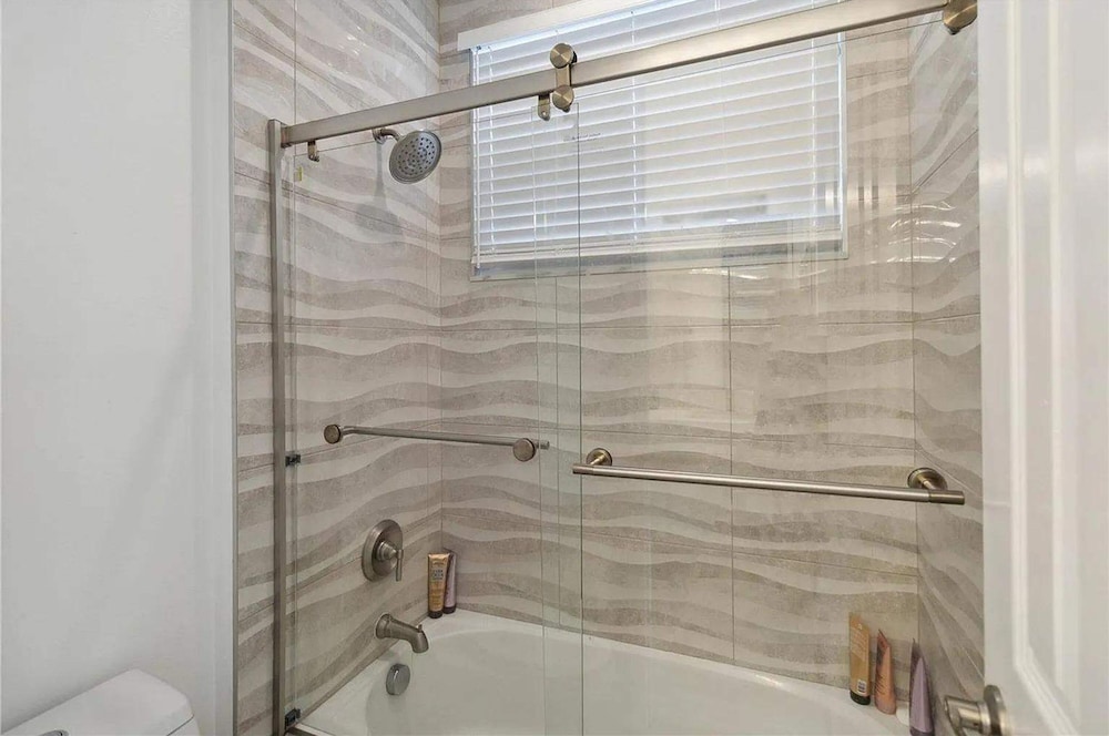 Gorgeous 4Bd Close to Disney With Spa at Reunion Resort 1552 - photo 20