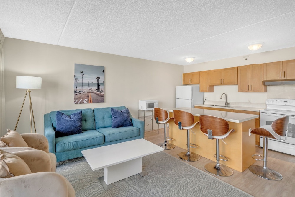 Deluxe Waikiki Condo Pool View FREE Parking & Wi Fi by Koko Resort Vacation Rentals - photo 13