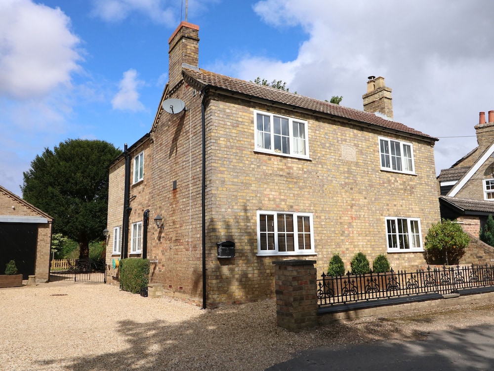 Coronation Cottage — 4-Star Luxury Hotel in Wisbech, United Kingdom