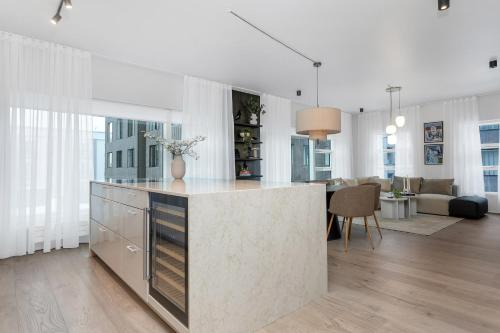 Luxury Central Apartment