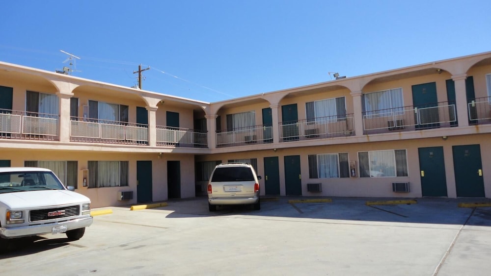 Imperial 400 Motor Inn - photo 20