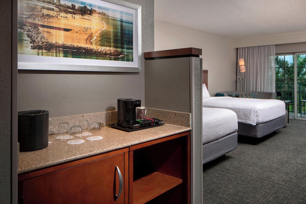 Courtyard by Marriott Fort Lauderdale Airport & Cruise Port - photo 9