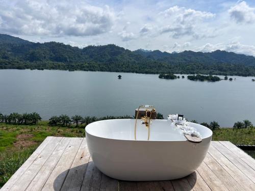 Petruntee Resort — Sangkhla Buri