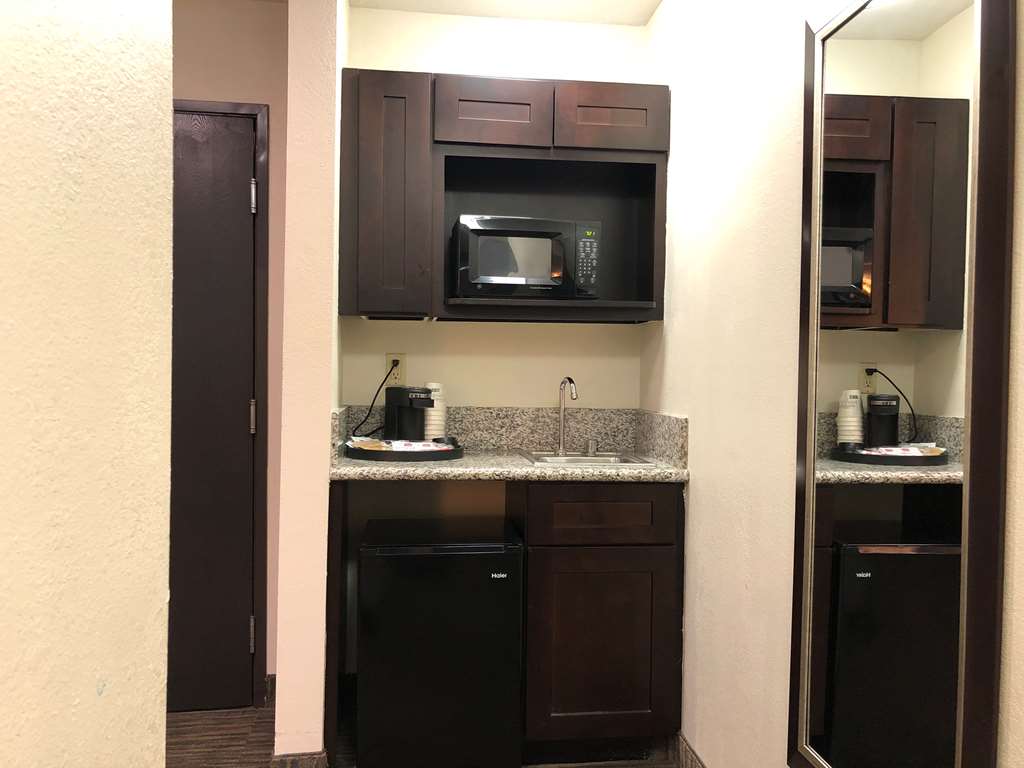 Best Western Plus Coldwater Hotel - photo 20