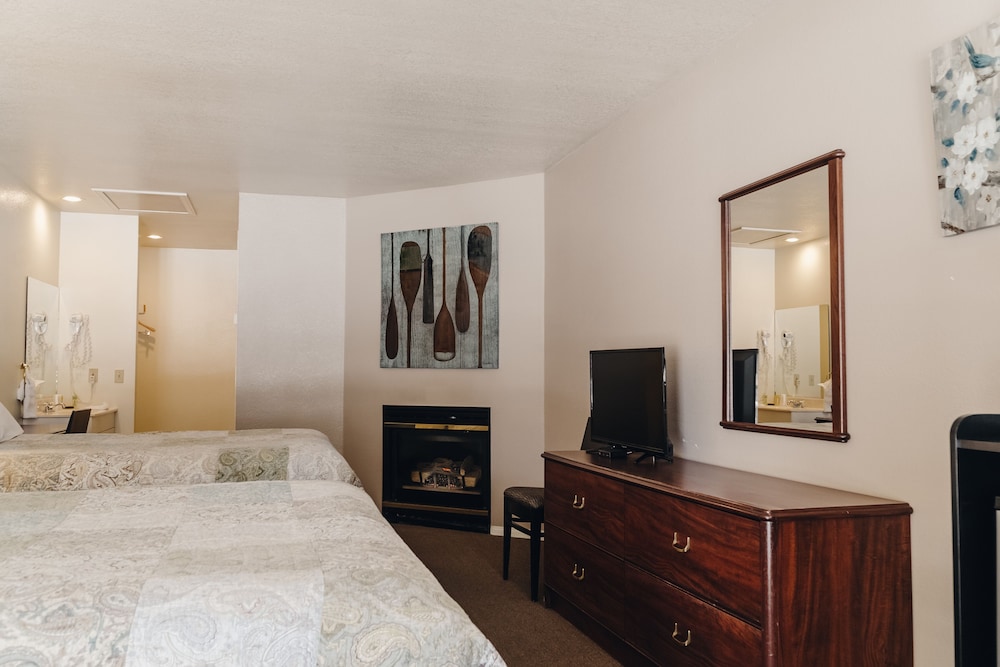 Vintage Lakeside Inn - photo 8