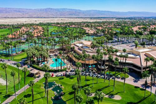 Palm Valley Full Access To Golf Tennis And Pickle Ball Luxury 3 King Beds 3 Full Baths — Palm Desert