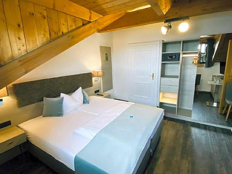 Hotel Garni Mv We Am See in Prien Am Chiemsee, Germany