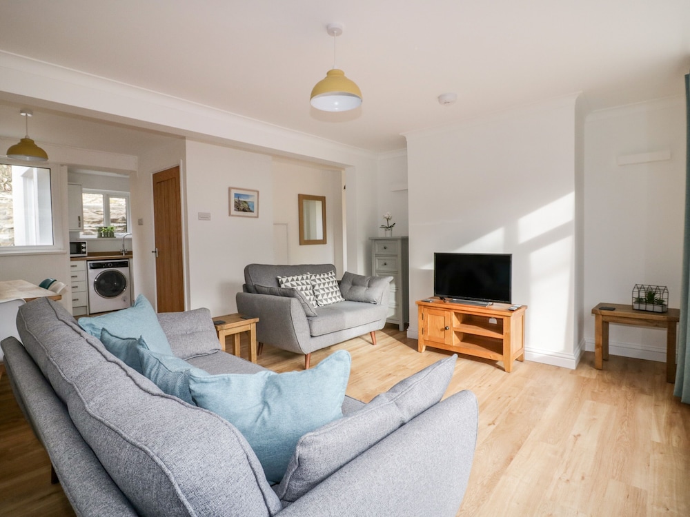 Avalon - carbon neutral hotel in Falmouth