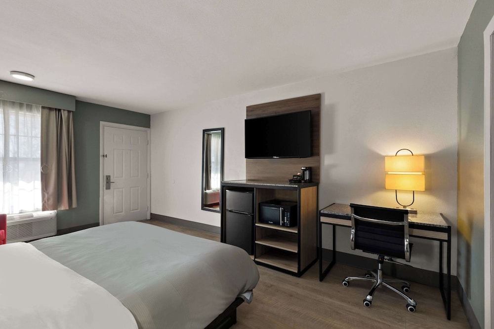 Deer Acres Inn - photo 23