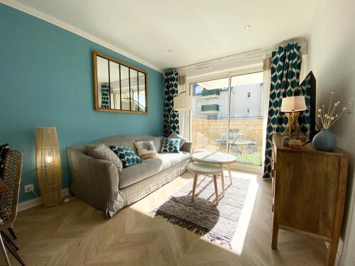 Cosy Deux Pieces Coeur de Ville Avec Parking Prive in Cabourg, France