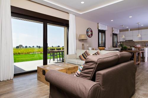 Casa Rural Monte Higueras — 4-Star Luxury Hotel in Corral De Almaguer, Spain